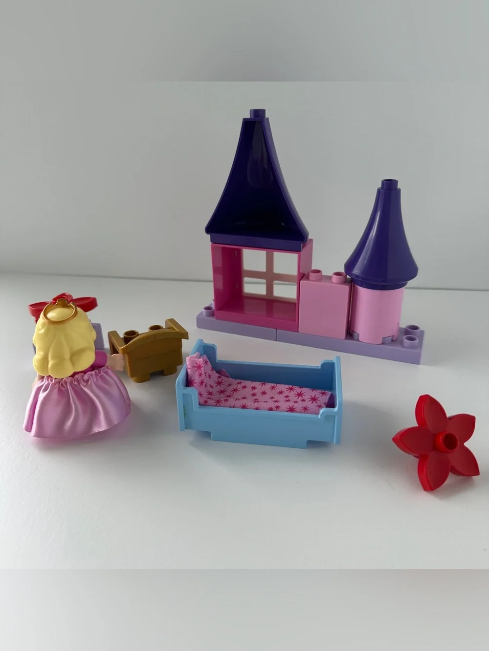 LEGO DUPLO Disney Sleeping Beauty’s Room Aurora 6151 Complete Set - Picture 2 of 3